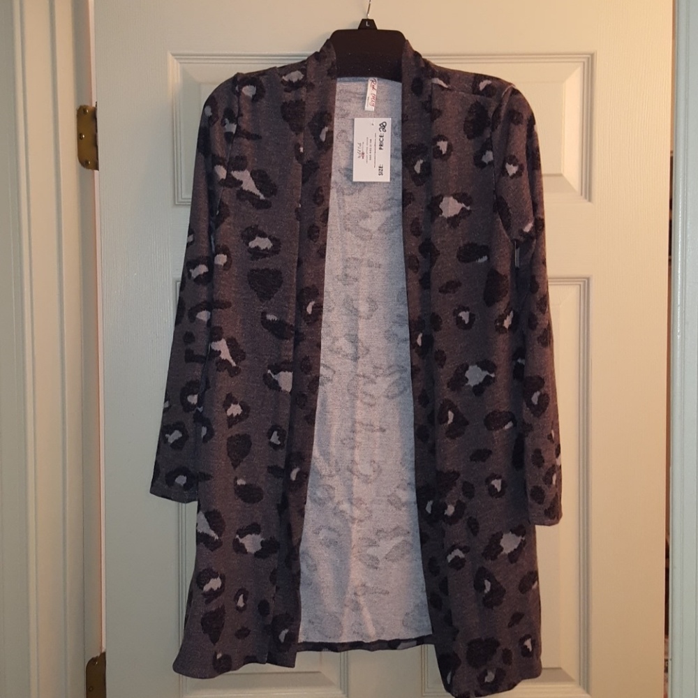 Boutique leopard cardigan top size small